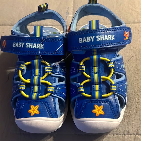 Nickelodeon Shoes Nickelodeon Pink Fong Baby Shark Light Up Sandals